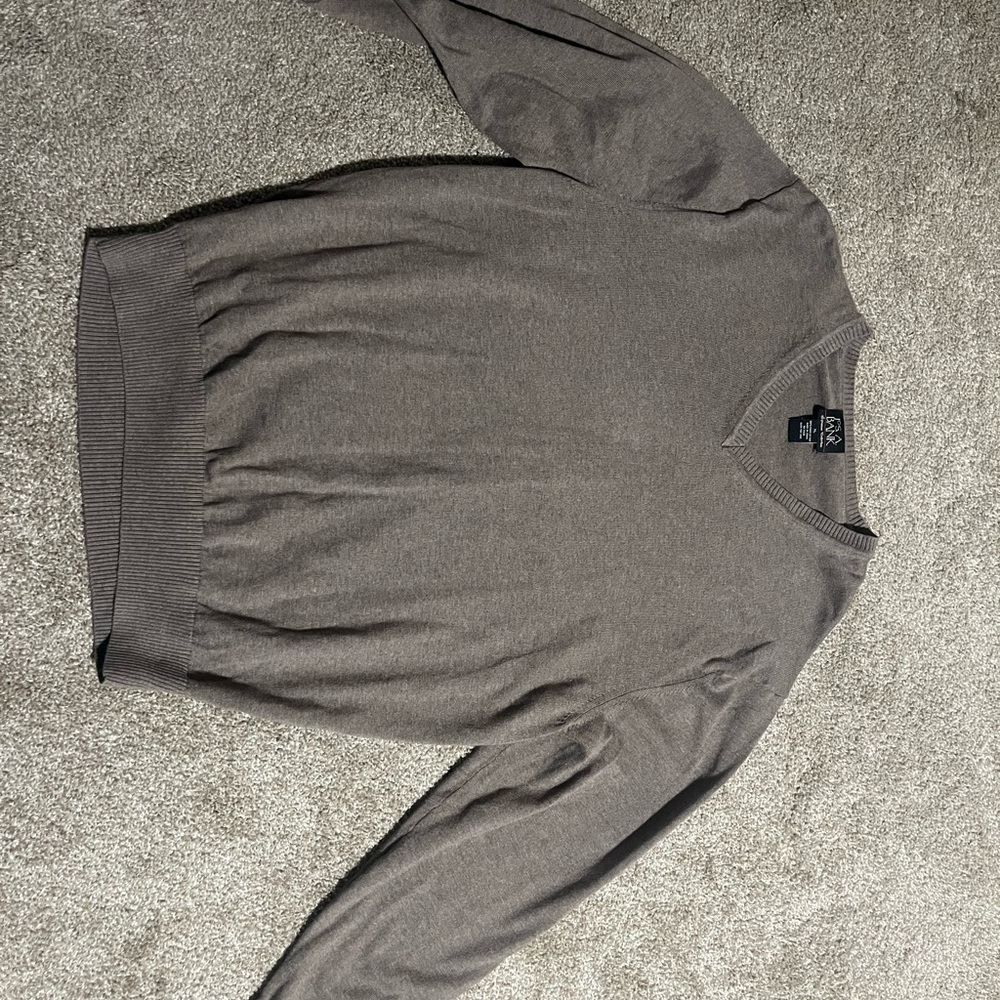 Men's Gray V-Neck Sweater‎